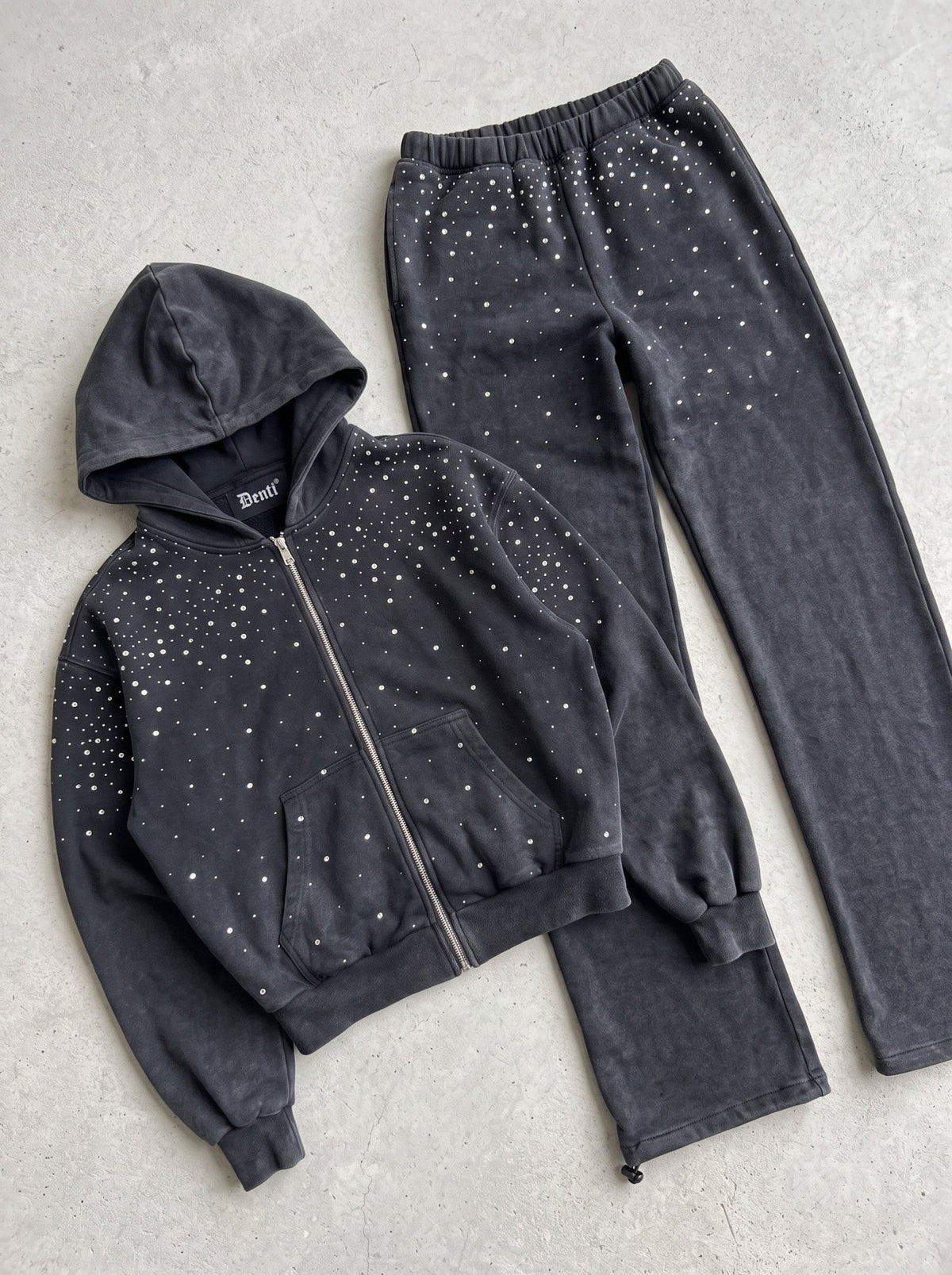 BLACK SIGNATURE RHINESTONE SWEATPANTS - Project Denti